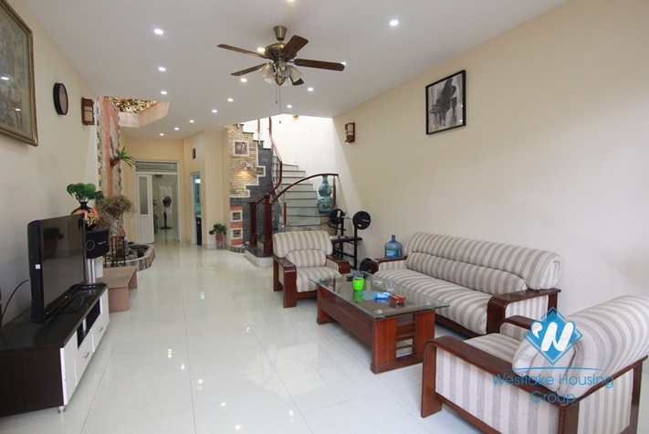 Nice house for rent with large courtyard in Au Co Street, Tay Ho District, Ha Noi